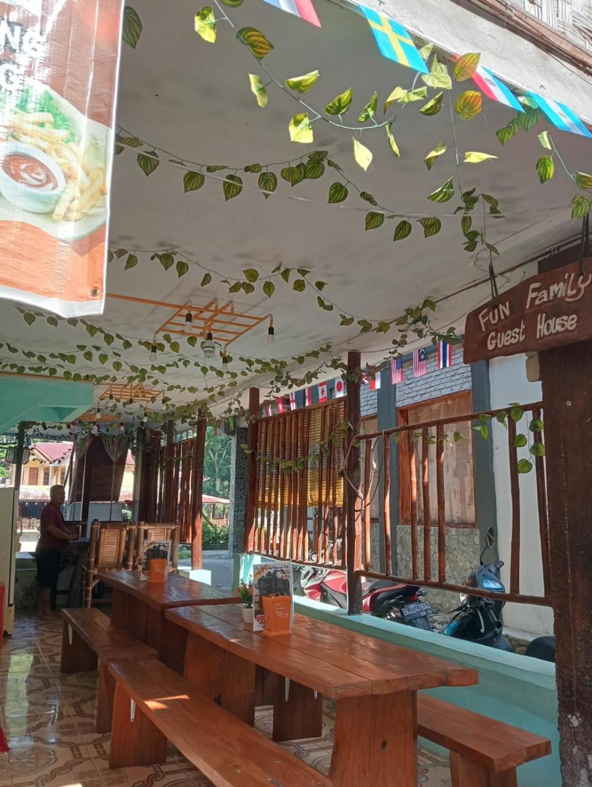 Fun Family Guest House N Jungle Tour Букит-Лаванг Экстерьер фото