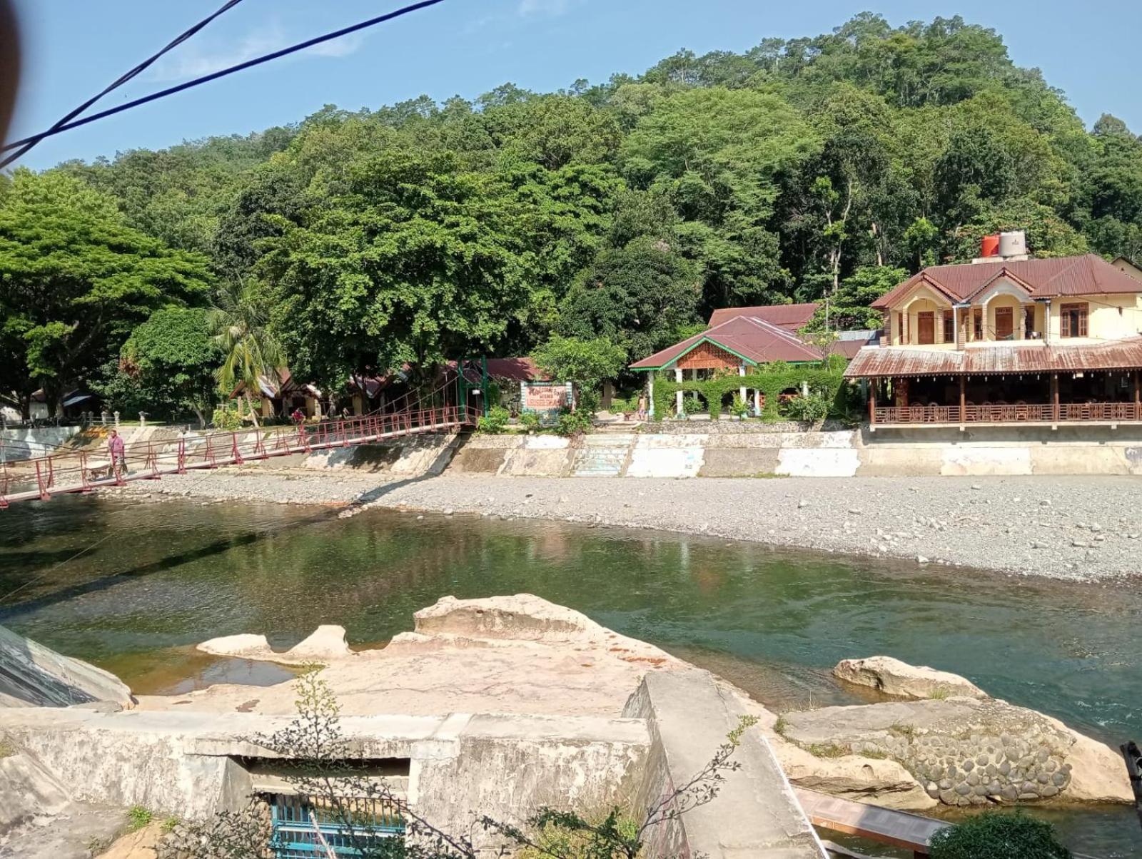 Fun Family Guest House N Jungle Tour Букит-Лаванг Экстерьер фото